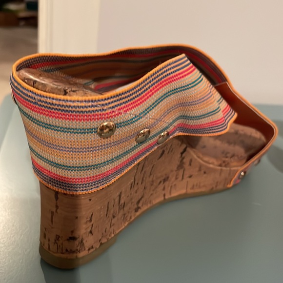 Wedge sandals with multi coloured straps - Picture 5 of 7